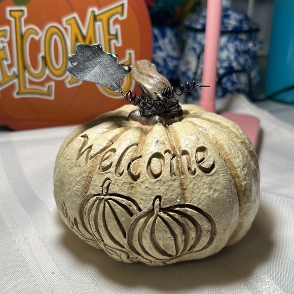 TWO Fall Pumpkins 🎃 - Picture 5 of 9